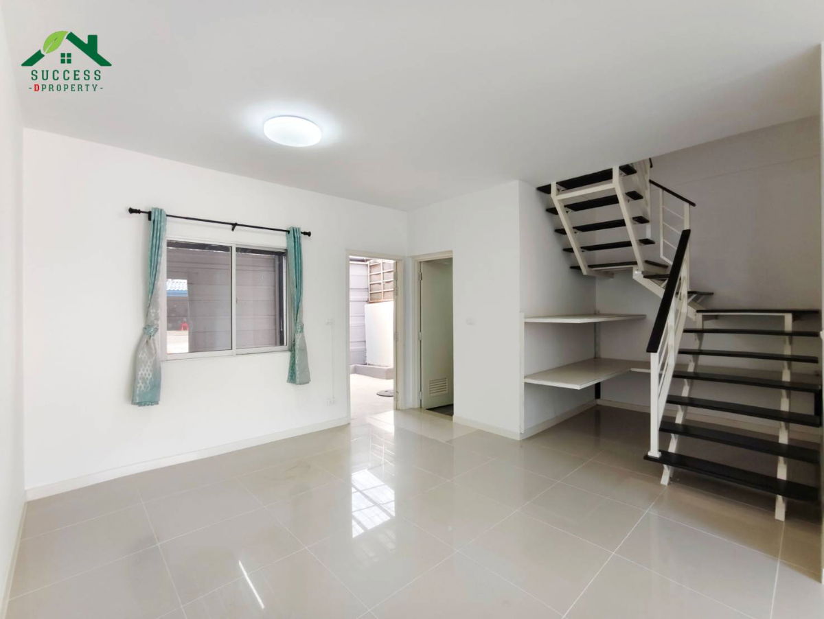 รูป ขายทาวน์เฮ้าส์ พฤกษา 74/3 ศรีนครินทร์-เทพารักษ์ รีโนเวทแล้ว ที่ดินเยอะ เนื้อที่ 30 ตร.ว. ต่อเติมหลังคาหลังบ้าน ใกล้รถไฟฟ้า ใกล้ทางด่วน เพียง 15 นาที - รูปที่ 8/20