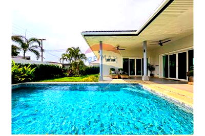 Houses for sale Hua Hin Prachaubkirikhan : [920601001-51] Brand New Luxury Pool Villa (Type B) in Hua Hin Soi 112 For Sale