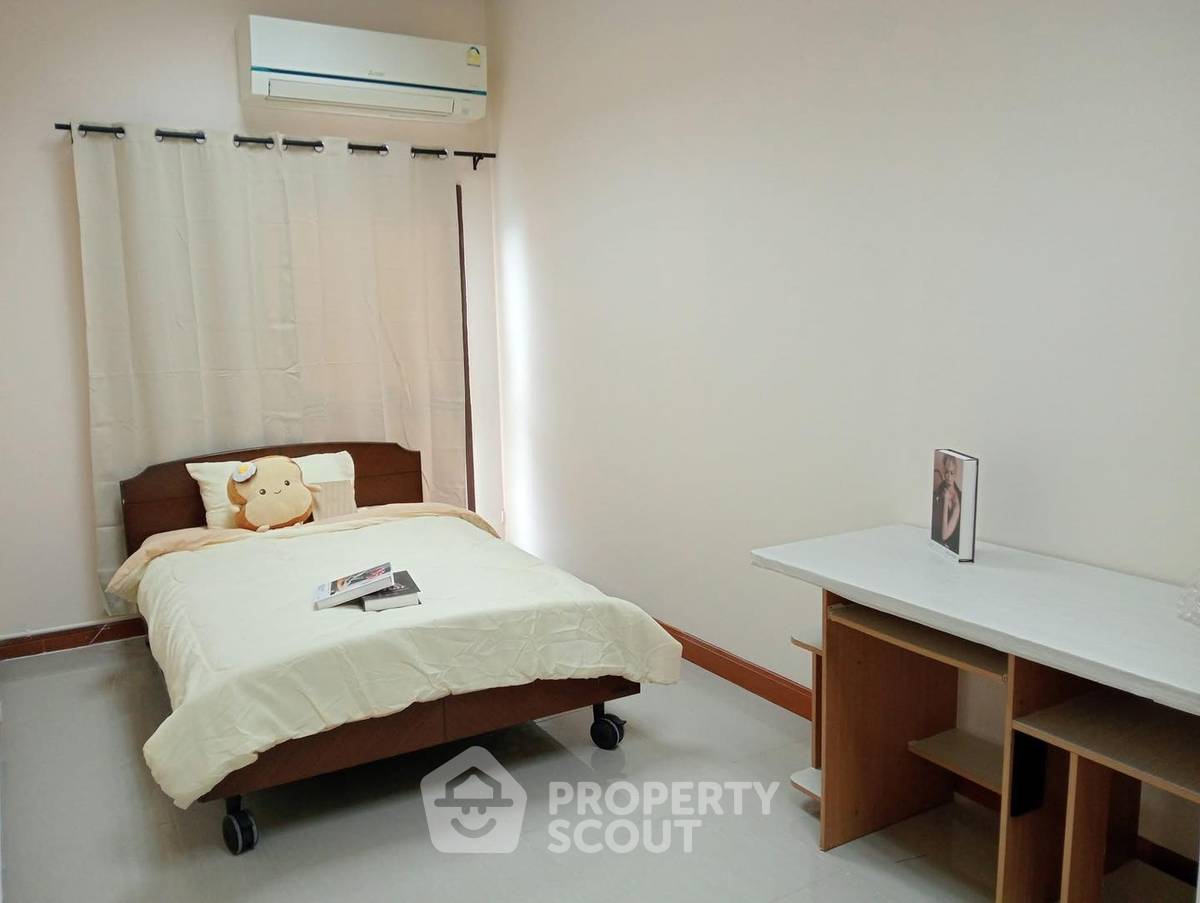 รูป คอนโด 2-ห้องนอน ที่ ศรีวรา แมนชั่น คอนโดมิเนียม 1 ใกล้ MRT ศูนย์วัฒนธรรมแห่งประเทศไทย (ID 2393595) - รูปที่ 11/12