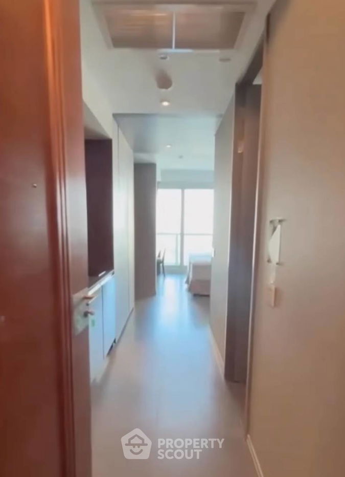 picture Studio Condo at The River Condominium near BTS Saphan Taksin (ID 2510183) - 7/12