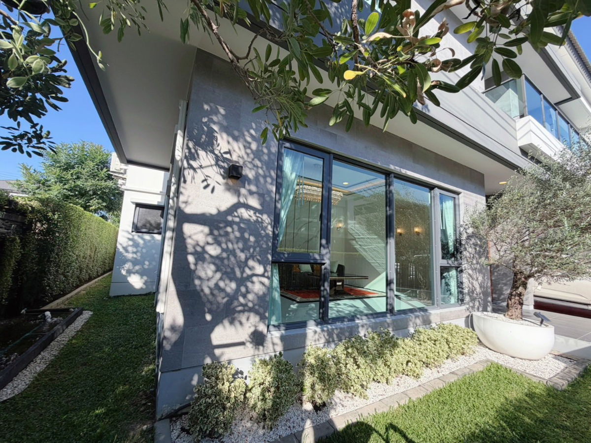 รูป ให้เช่าบ้าน รองรับครอบครัวใหญ่ The city บางนา 5 ห้องนอน 5 ห้องน้ำ 3 จอด 170,000 เครื่องใช้ฟ้าครบ  คุณบี โทร 064-146-6445 (228AGBE) - รูปที่ 4/45