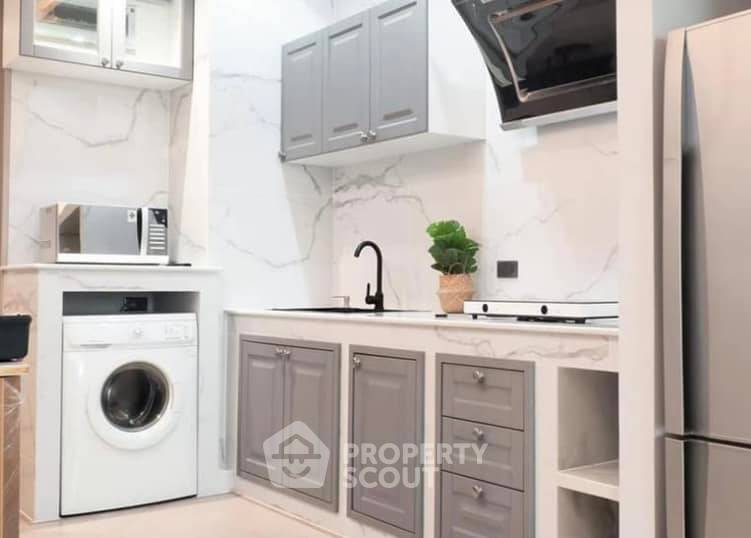 picture 3-BR Condo at The Bloom Sukhumvit 71 near BTS Phra Khanong (ID 1773089) - 2/12