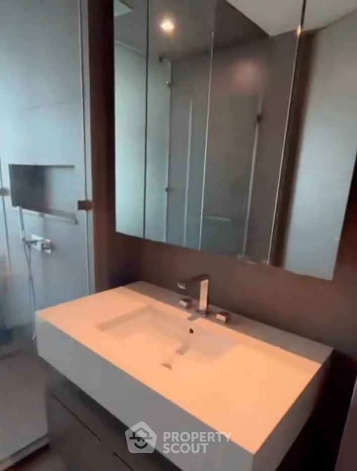 picture Studio Condo at The River Condominium near BTS Saphan Taksin (ID 2510183) - 12/12