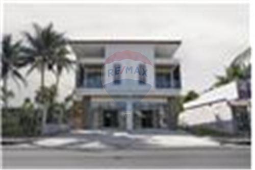 รูป [920121030-204] Modern 2 BR townhouse in Khanom, NST - รูปที่ 2/43