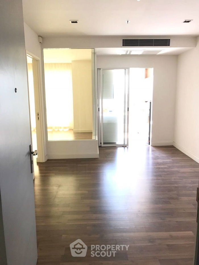 รูป คอนโด 1-ห้องนอน ที่ เดอะ รูม สาทร-ตากสิน ใกล้ BTS โพธิ์นิมิตร (ID 2507091) - รูปที่ 7/8