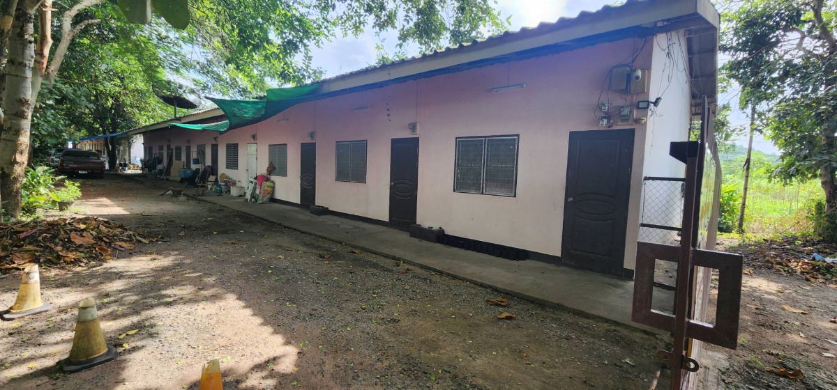 รูป  ขายที่ดินพร้อมห้องเช่า 48 ห้อง เนื้อที่ 4 ไร่ ใกล้นิคมปิ่นทอง 3 หนองขาม อำเภอศรีราชา ชลบุรี - รูปที่ 7/13