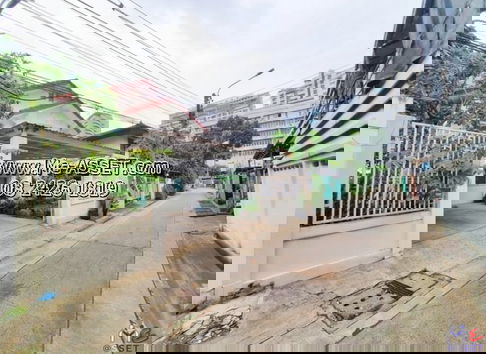 Detached House for Rent, Ladprao 1. 4BR, 2-Floors, 60 sq.w. Near BTS Ha Yaek, Union Mall, TG, PTT. Easy access to Vibha, Ratchada & Phahol.