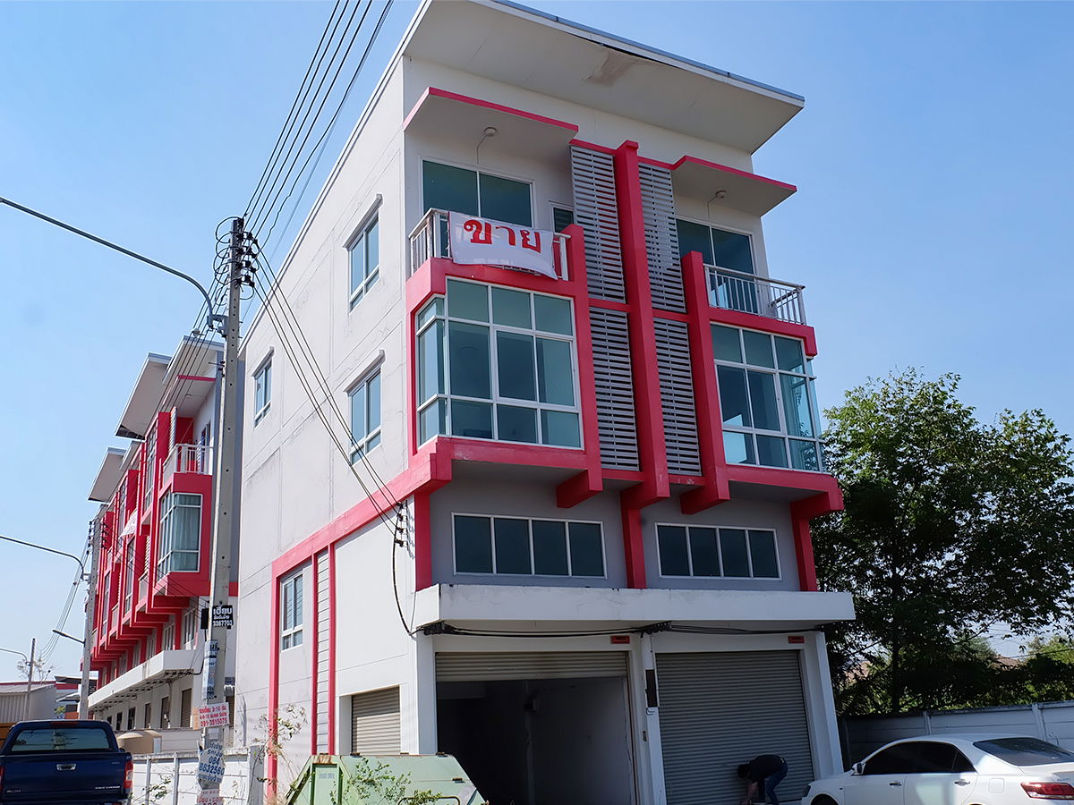 รูป ขาย อาคารพาณิชย์ 3 ชั้นครึ่ง 2 คูหา ติดถนนมอเตอร์เวย์ ใกล้แยกหนองยายบู่ ศรีราชา 2 งาน, 18.3 ตร.ว. - รูปที่ 2/14