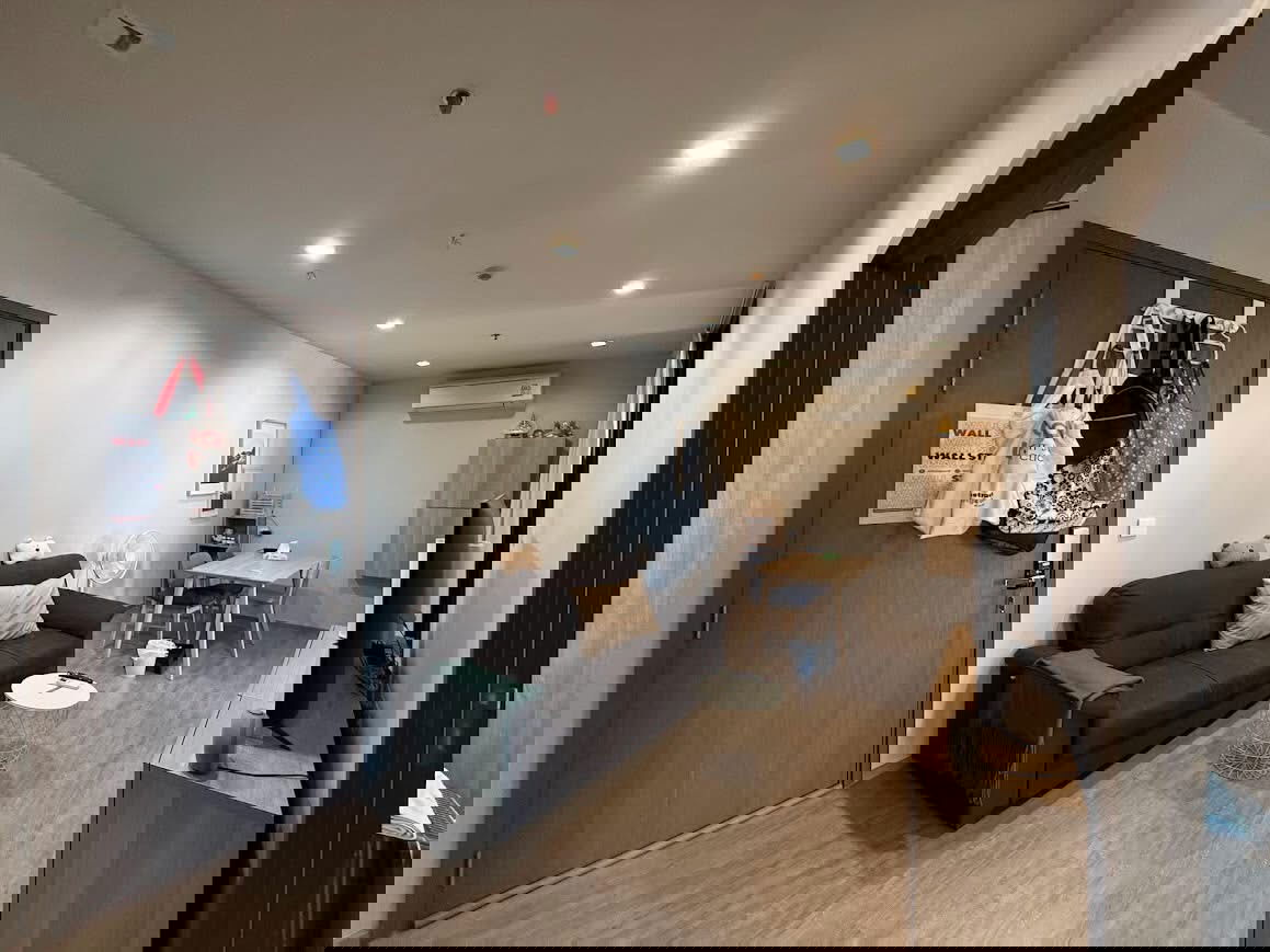 picture THE LINE                   Wongsawang  - 5/16