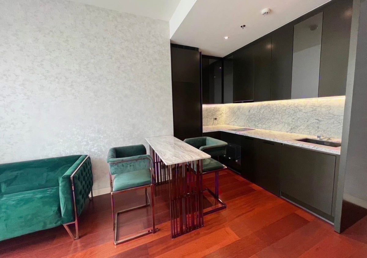 picture  KHUN by YOO inspired by Starck  - 5/11