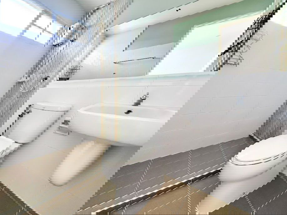 รูป ขายทาวน์โฮม 2 ชั้น หมู่บ้าน วิลลาจจิโอ บางนา 2 ห้องนอน 3 ห้องน้ำ 1 ที่จอดรถ เพียง 1.69 ล้านบาท!! - รูปที่ 13/29