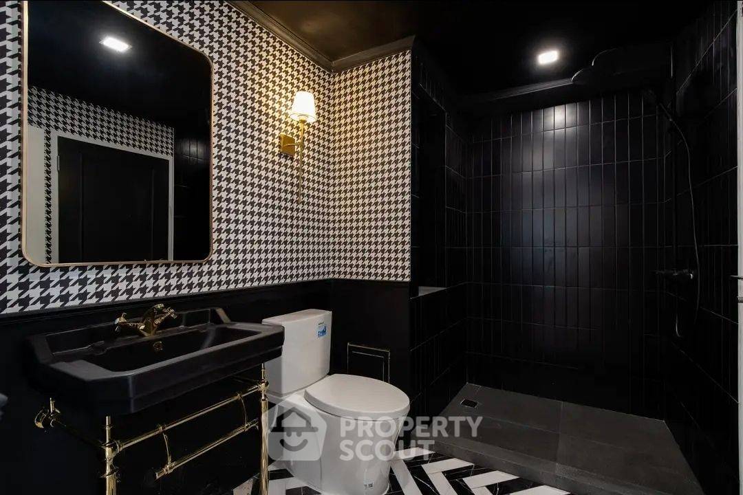 รูป คอนโด 4-ห้องนอน ที่ ศุภาลัย เพลส สุขุมวิท 39 ใกล้ BTS พร้อมพงษ์ (ID 2470176) - รูปที่ 9/9