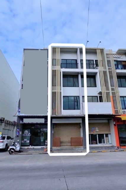 รูป ติดถนนใหญ่ ซ.ฉลองกรุง 24-35 ตลาดนครฉลองกรุง500ม. ม.เจ้าคุณทหารลาดกระบัง 3.8 กม. หน้านิคมลาดกระบัง อาคารพาณิชย์ 4ชั้น 370ตร.ม. - รูปที่ 1/8