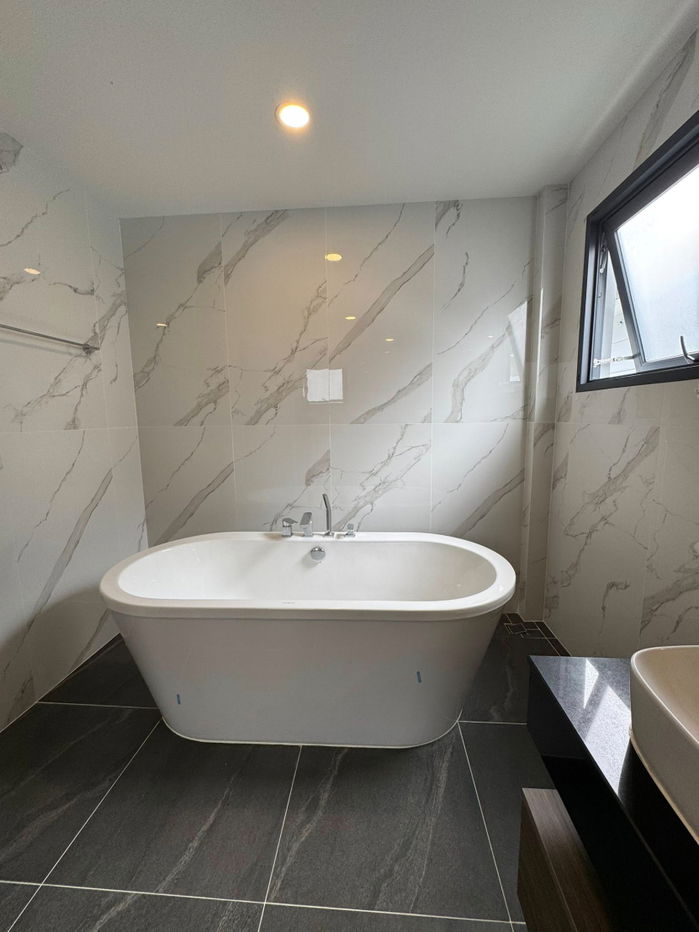 รูป ขายบ้าน รองรับครอบครัวใหญ่ The city บางนา 5 ห้องนอน 5 ห้องน้ำ 3 จอด 21.9 ล้าน เครื่องใช้ฟ้าครบ  คุณบี โทร 064-146-6445 (229AGBE) - รูปที่ 38/50