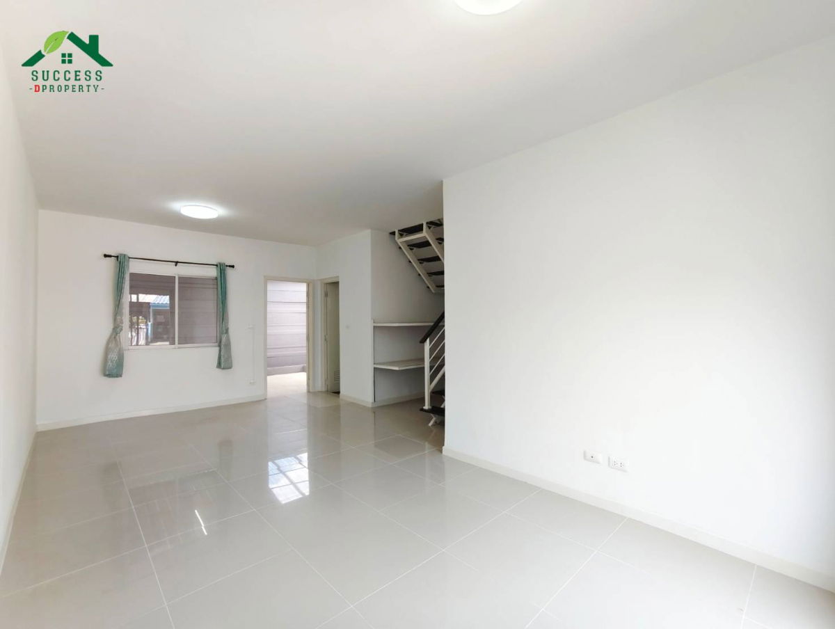 รูป ขายทาวน์เฮ้าส์ พฤกษา 74/3 ศรีนครินทร์-เทพารักษ์ รีโนเวทแล้ว ที่ดินเยอะ เนื้อที่ 30 ตร.ว. ต่อเติมหลังคาหลังบ้าน ใกล้รถไฟฟ้า ใกล้ทางด่วน เพียง 15 นาที - รูปที่ 7/20