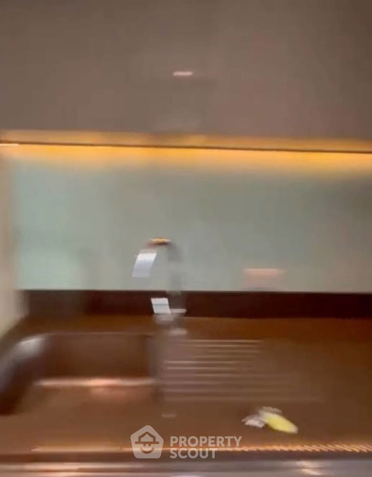 picture Studio Condo at The River Condominium near BTS Saphan Taksin (ID 2510183) - 8/12