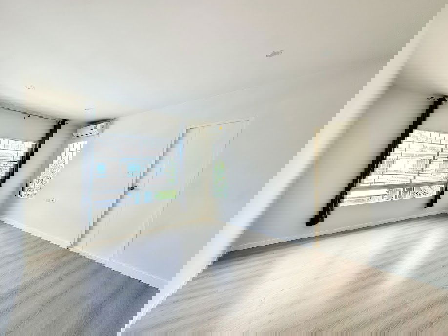 รูป ขายทาวน์โฮม 2 ชั้น หมู่บ้าน วิลลาจจิโอ บางนา 2 ห้องนอน 3 ห้องน้ำ 1 ที่จอดรถ เพียง 1.69 ล้านบาท!! - รูปที่ 8/29