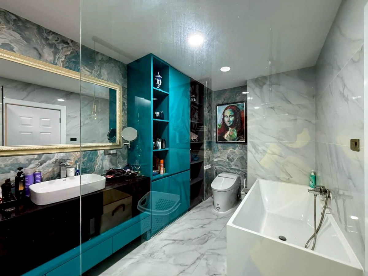 picture Selling View Talay 3B. Stunning ocean view, luxurious interior. The ultimate in luxury! - 11/16