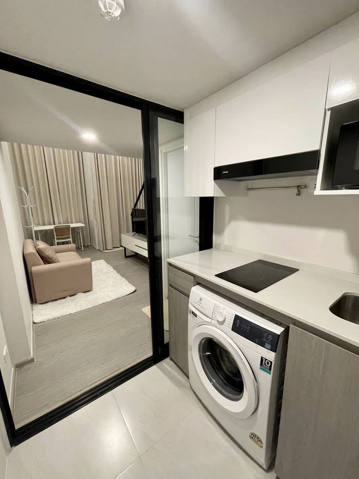 picture MRT Yaek Lamsali 800 m. Price  17,000 Baht Condo Origin Plug & Play Ramkhamhaeng Triple Station ( Rental ) - 3/7