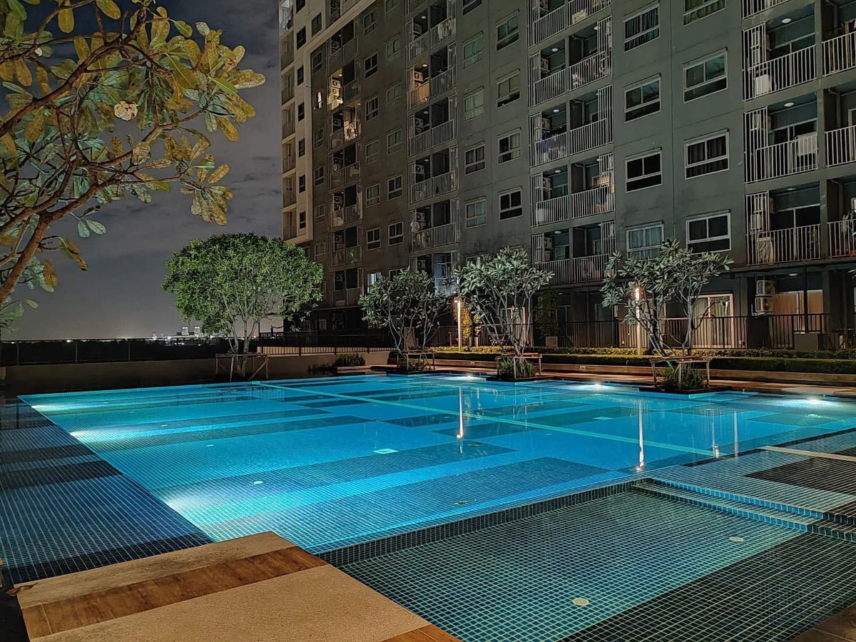 picture For Rent The Trust @ BTS Erawan Fully Furnished (Near BTS Chang Erawan station) - 16/24