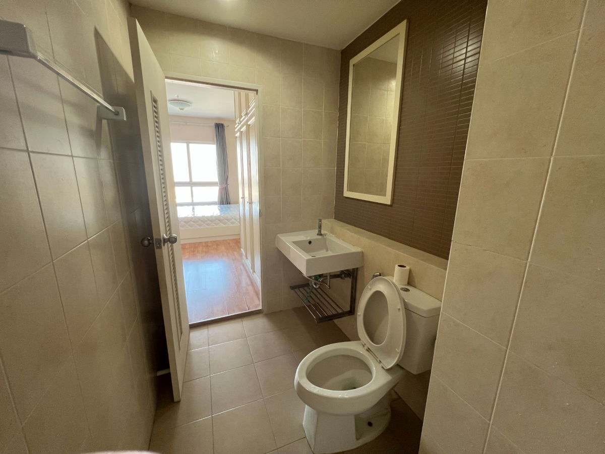 picture Ivy River Condominium, a riverside condo along the Chao Phraya River. River-view unit with full facilities, ready to move in. - 8/14