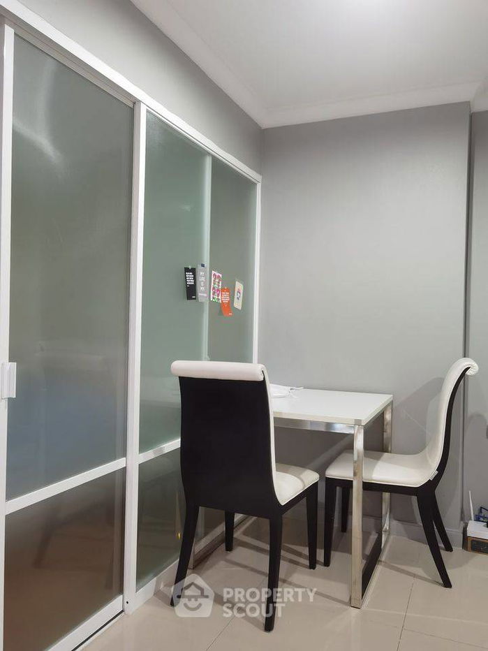 picture 1-BR Condo at Lumpini Place Rama 9–Ratchada near MRT Phra Ram 9 (ID 993285) - 3/12