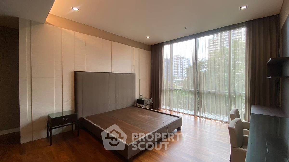 picture 3-BR Condo at Domus Condominium near BTS Asok (ID 2209379) - 21/43