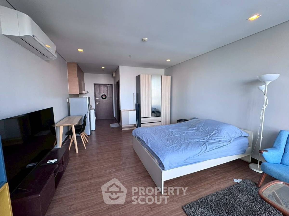 picture Studio Condo at Le Luk Condominium near BTS Phra Khanong (ID 2511914) - 2/5