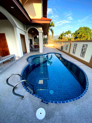 Houses for rent Vichitsongkram Road Phuket : Golf View, private pools for rent