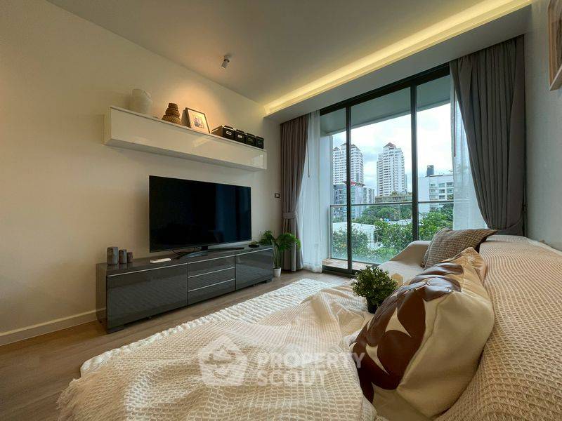 picture 1-BR Condo at Via 49 near BTS Phrom Phong (ID 2512476) - 3/12