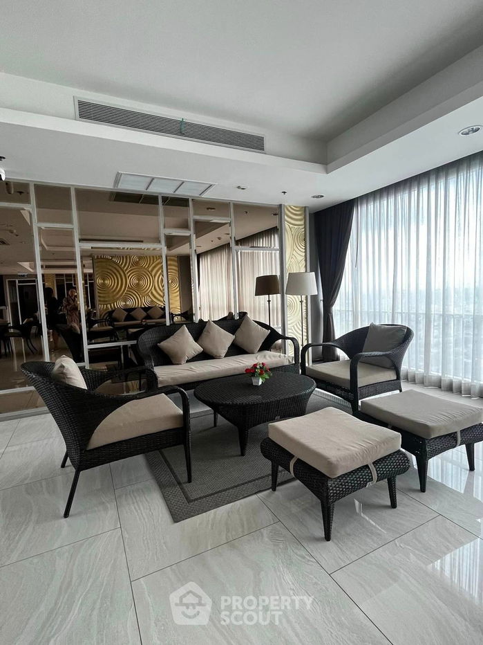picture 3-BR Condo at Menam Residences in Wat Phraya Krai (ID 1703899) - 23/27