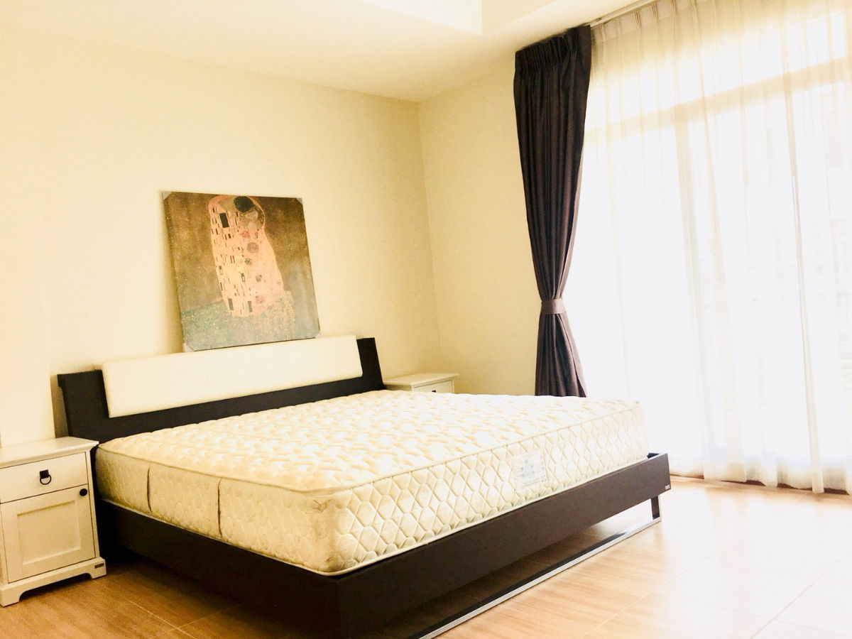 รูป  🏡 ให้เช่าทาวน์โฮมสวย เพียง 300 เมตร ถึงรถไฟฟ้าสายสีเหลือง ใกล้พาราไดซ์พาร์ค สวนหลวง ร.9 ดีไซน์โมเดิร์น บนทำเลศักยภาพใจกลางศรีนครินทร์ พร้อมเข้าอยู่  - รูปที่ 8/17