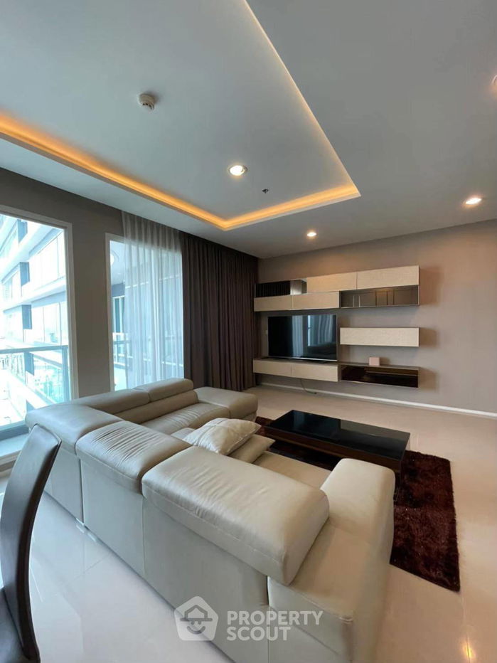 picture 3-BR Condo at Menam Residences in Wat Phraya Krai (ID 1703899) - 2/27