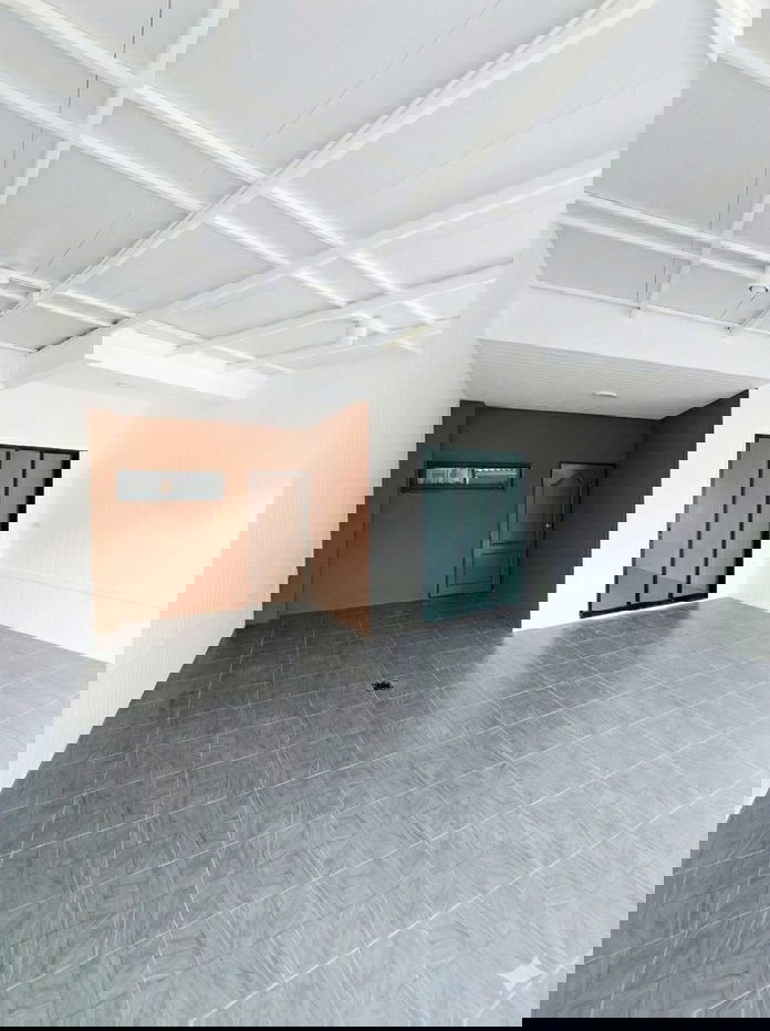 รูป ทาวน์เฮ้าส์หลังใหญ่ รีโนเวทใหม่ทั้งหลัง - รูปที่ 2/10