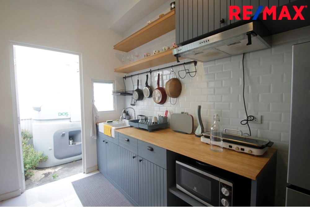 picture [920091004-215] Elegant Thai Townhouse in Prime Central Location! - 25/36