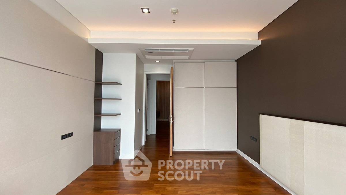 picture 3-BR Condo at Domus Condominium near BTS Asok (ID 2209379) - 31/43