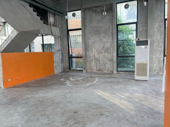 รูป ห้วยขวาง 4 นอน ให้เช่าร้านอาหาร สำนักงาน 2.5ชั้น MRTสุทธิสาร 750ม. มีดาดฟ้า 220ตร.วา. 905ตร.ม. ม.หอการค้า 1 กม. ทำเลทอง 10 น้ำ - รูปที่ 5/8