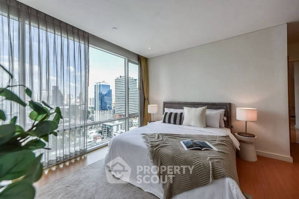 picture 2-BR Condo at Fullerton Sukhumvit near BTS Ekkamai (ID 2509421) - 9/14