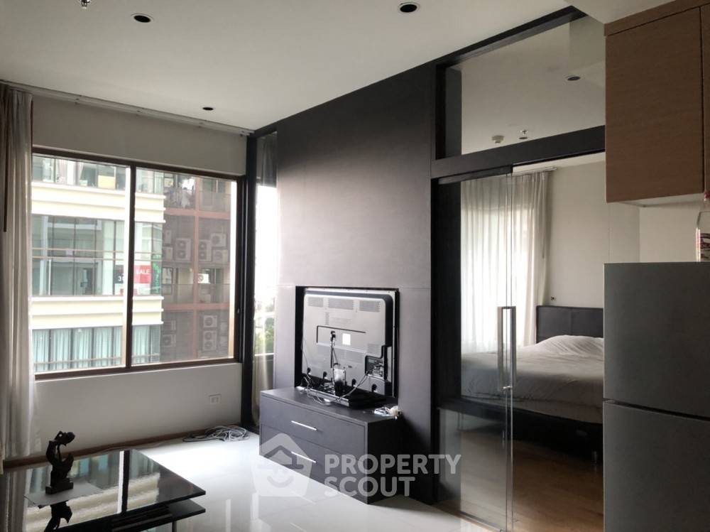 picture 1-BR Condo at The Emporio Place near BTS Phrom Phong (ID 384849) - 1/7