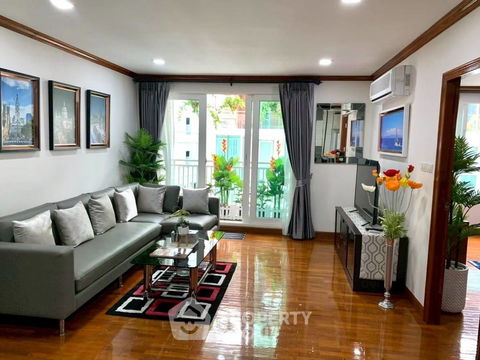 1-BR Condo at Baan Siri Sukhumvit 13 Condominium near ARL Makkasan (ID 2511722)