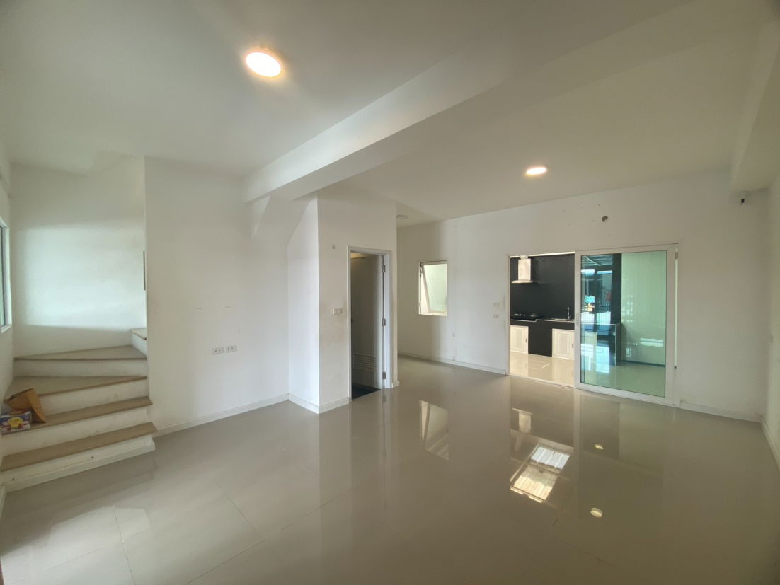 รูป ทาวน์โฮม 2 ชั้น หมู่บ้าน กัสโต้  สุขสวัสดิ์-ประชาอุทิศ (ซ.ประชาสามัคคี)  - รูปที่ 4/10