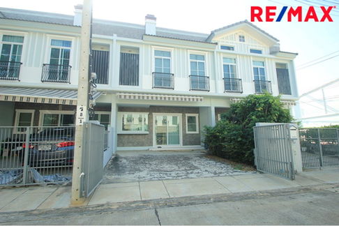 [920091004-215] Elegant Thai Townhouse in Prime Central Location!