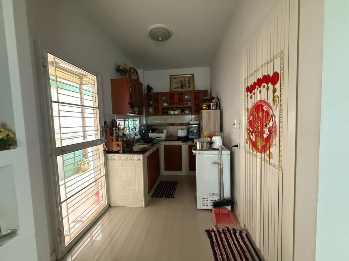 picture Stop Own Your Home!House Near Westgate - 4/10