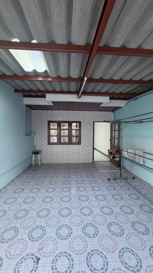 picture Townhouse for rent in Arunthorn Village, 7,500 THB/month. - 2/10