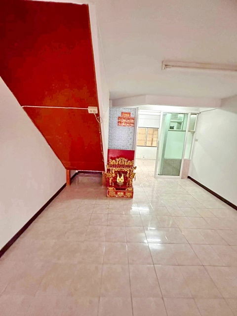 รูป กำนันแม้น24-32 ให้เช่าทาวน์เฮ้าส์ 2ชั้น 16ตรว. 140 ตรม 2นอน 2น้ำ 1-2แอร์ กัลปพฤกษ์ BTS วุฒากาศ 4กม. - รูปที่ 7/8