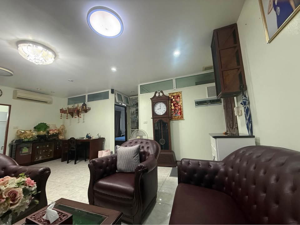 รูป ขายคอนโด 2 ห้องชุด พื้นที่ใช้สอยเยอะ แทบไม่มีใครมาอยู่ คุ้มคนซื้อ เพราะผมรวยอยู่ละ | อาคารไทยรงค์ ทาวเวอร์ สวนหลวง พัฒนาการ 36 - รูปที่ 6/11