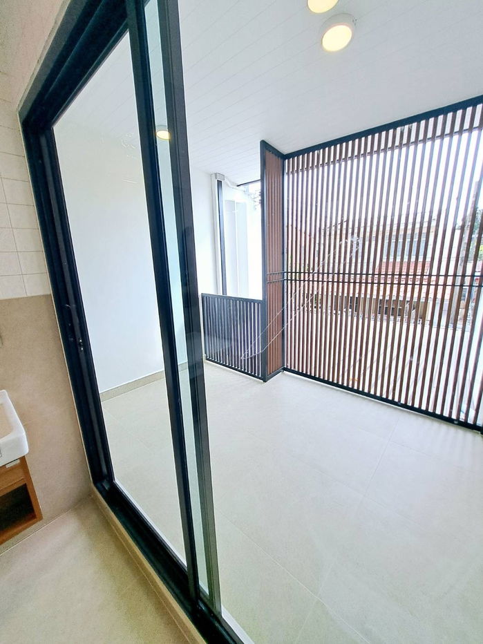 รูป ทาวน์เฮ้าส์หลังใหญ่ รีโนเวทใหม่ทั้งหลัง - รูปที่ 9/10