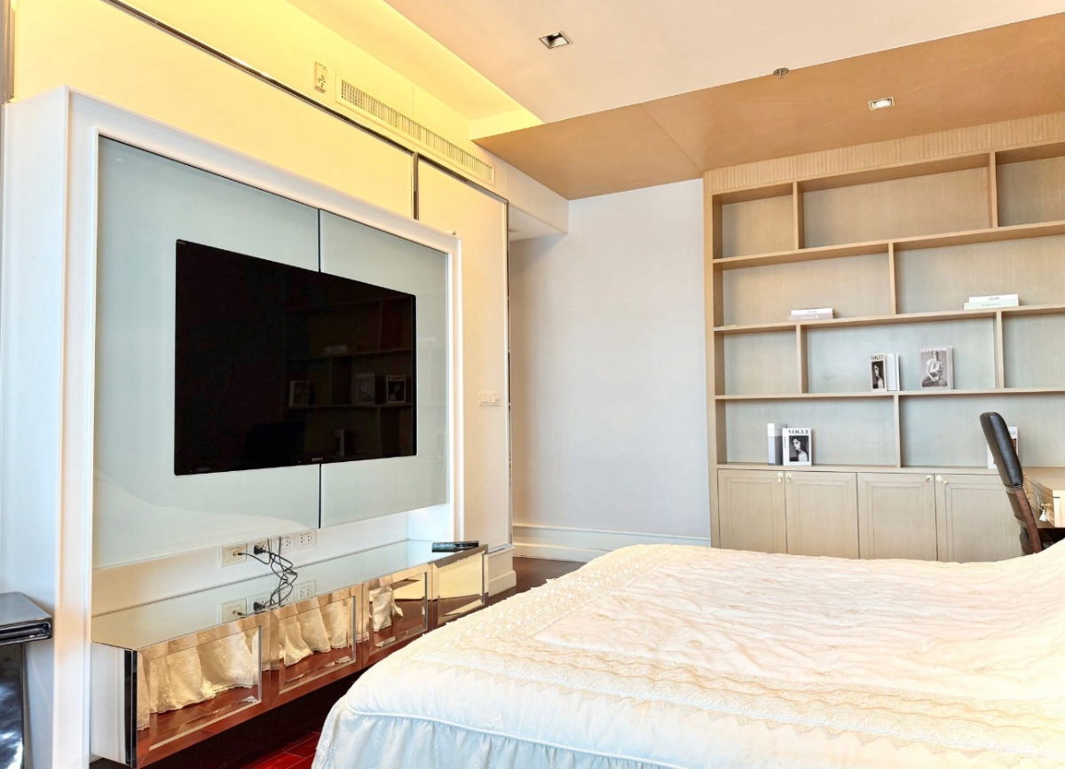 picture ST474 Luxury Corner Unit for Rent – Athenee Residence Premium living on Wireless Road, just steps from BTS Ploenchit - 5/6