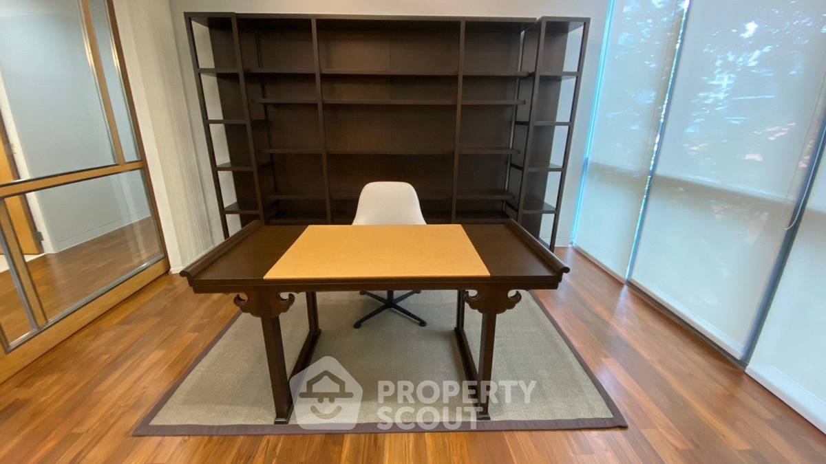 picture 3-BR Condo at Domus Condominium near BTS Asok (ID 2209379) - 17/43