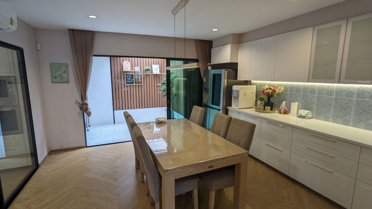 picture Townhome for rent, 3bedrooms Nirvana Define Srinakarin-Rama 9 - 7/11